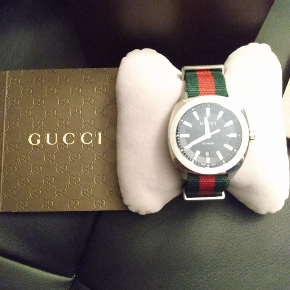 Gucci  (  Black Dial Green and Red Nylon Watch ) - Picture 7 of 8